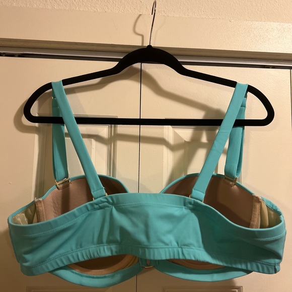 6th & Lane Bikini Top 42C - Picture 2 of 5